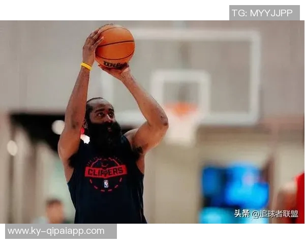 哈登36岁依然拼搏场均出战38分钟展现不屈精神如同地主家的驴