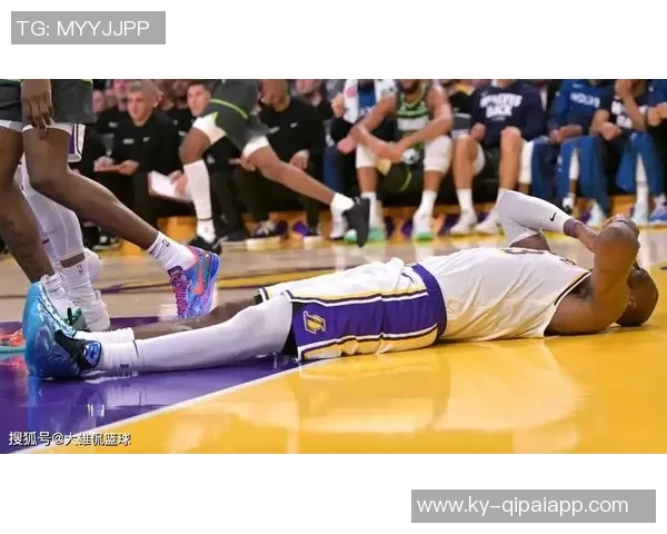 杰弗森调侃詹姆斯假摔技巧欠佳笑称实在太搞笑了