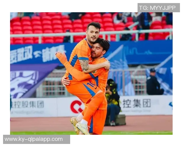 刘洋与卡扎伊什维利互换国家队球衣合影引发热议是走还是留的抉择时刻 刘洋与卡扎伊什维利互换国家队球衣合影引发热议是走还是留的抉择时刻