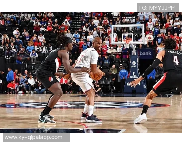 快船无法裁掉保罗希望促成转会鹿尼侠日曾对其表现出兴趣