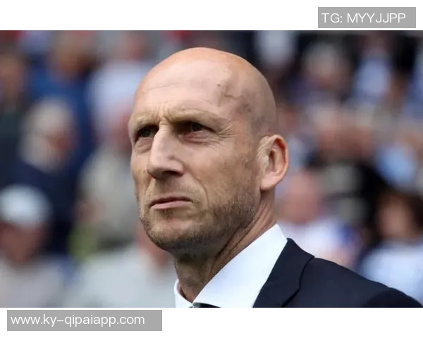 斯塔姆支持曼联续约马奎尔称其为球队重要榜样与领袖